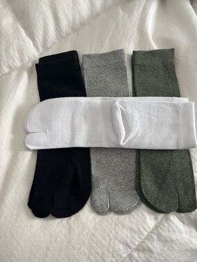 4 pair bundle Split-Toe Socks - Black, Gray, Olive & White NWOT
